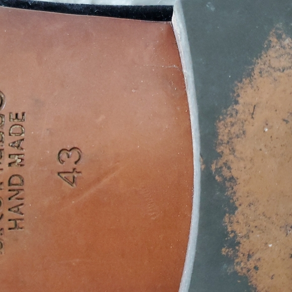 Handmade shoe - Picture 2 of 3